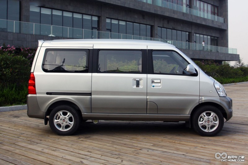 五菱榮光側(cè)面 商用車之家