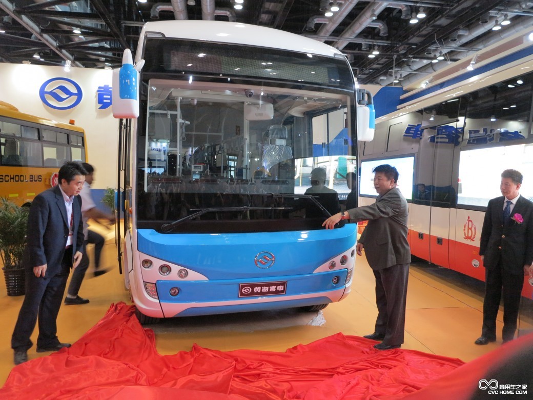 黃海DD6821G01超級(jí)巴士 商用車之家訊