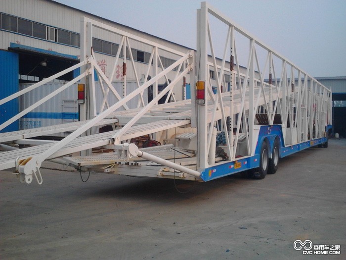 轎車(chē)運(yùn)輸車(chē)