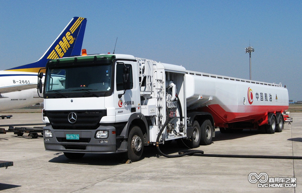 奔馳罐式加油車(chē)