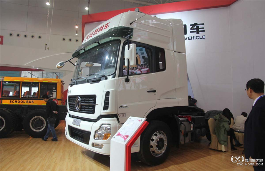 東風天龍重卡 385馬力 4X2 牽引車(DFL4251A)