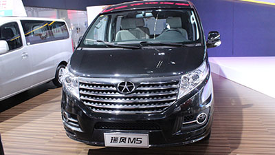 2015重慶車展 江淮瑞風(fēng)M5 6檔手動商務(wù)型