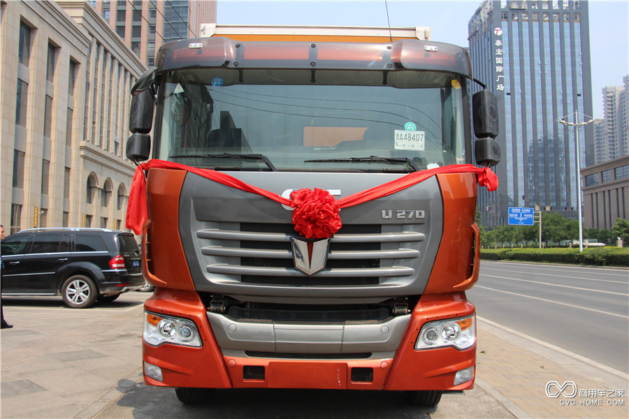 聯(lián)合卡車新U系270馬力6*2載貨車