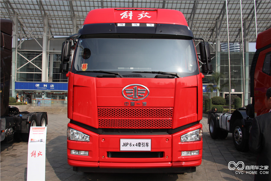 2016解放商務(wù)年會展車 J6P 6*4 13L牽引車