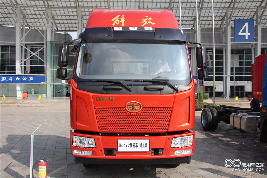 2016解放商務(wù)年會展車 J6L 4*2 領(lǐng)航版載貨車
