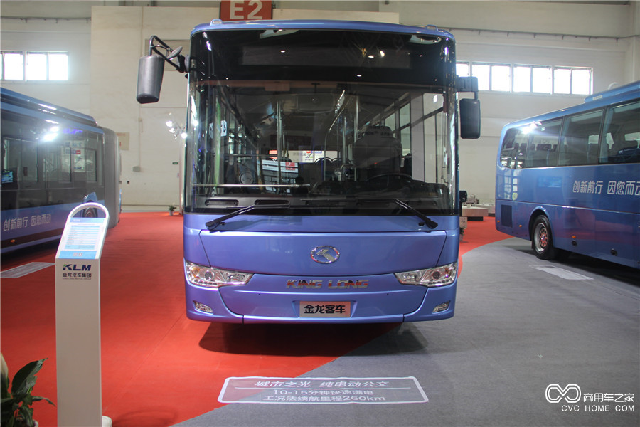 2016北京道路運(yùn)輸展 金龍10米純電動城市客車