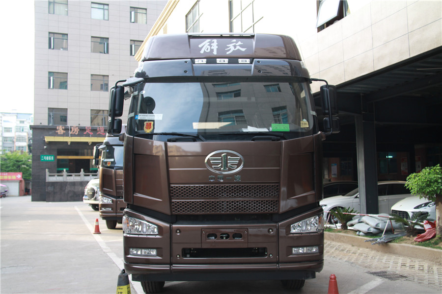 解放J6P 350馬力 8×4國(guó)五綠通版載貨車
